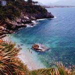 Slide Résidence Baia d'Oro à Mongerbino - Plage en contre-bas