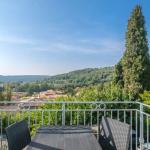 Slide Terrasse avec vue paysage dans la Résidence Le Domaine de Camiole