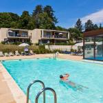 Slide Résidence Le Clos St Michel - piscine