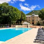 Slide Piscine du Château des Gipières à Montbrun-les-Bains