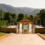 Slide Château des Gipières - swimming pool