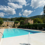 Slide Résidence le Château des Gipières - Montbrun les Bains - Location dans la Drôme avec piscine