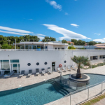 Slide Résidence Le Cap Azur **** - Saint-Mandrier - Location de vacances avec piscine dans le Var