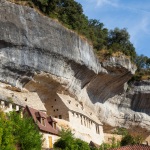 Slide Résidence Le Clos du Rocher *** - Rental in Eyzies de Tayac and his rock