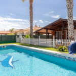 Slide Maison Tropical - Deltebre - Rental holidays in Spain in private house with swimming pool
