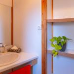 Slide Camping Les Chalets de la mer - bathroom