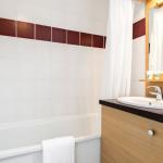 Slide Residence Le Domaine des Cazelles *** - Cajarc - Residence of tourism in Lot bathroom
