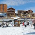 Slide Accès direct aux pistes de ski depuis les Appartements Les Étoiles d’Orion à Orcières Merlette 1850