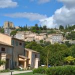 Slide Vue depuis le Hameau des Sources sur le village de Montbrun-les-Bains dans la Drôme-provençale