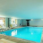 Slide Heated indoor swimming pool at the L'Ours Blanc residence