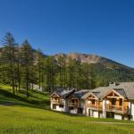 Slide La Combe d'Or residence overview in Les Orres 1800