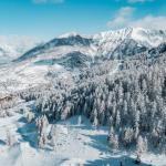 Slide View of a snow-covered mountain in Les Orres 1800