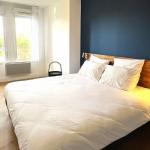 Slide Double room of the 2-person apartments at Clos de la Chartreuse in Aix-en-Provence with Ateya