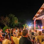 Slide Spectacle en soirée pour les familles au village vacances les mûriers à vendres-plage