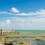 Slide Location aux Sables Vignier à Oléron à 300m de la plage
