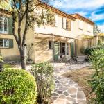 Slide Private furnished terrace of a hamlet house at Domaine de Saint-Endréol Golf & Spa Resort in La Motte-en-Provence