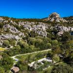 Slide Green landscape of the Alpilles site in Provence