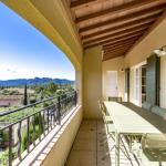 Slide Large covered balcony/terrace of an apartment with views of the Var countryside at Domaine de Saint-Endréol Golf & Spa Resort in La Motte-en-Provence