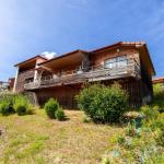 Slide Clusters of wooden hamlet houses in the heart of the Hameau de la Chalosse in Cassen