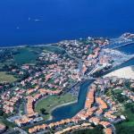 Slide Aerial view of the residence overlooking the Bay of Ciboure