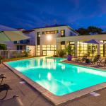 Slide Aquatic area by night at the Les Carrelets residence in Saint-Palais-sur-Mer