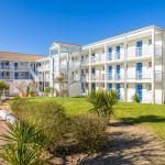 Slide Overall view of the L’Estran residence in Les Sables-d’Olonne with access to the reception area and buildings