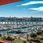 Slide Vue depuis le balcon d’un appartement  de la résidence Sokoburu sur le port de Hendaye