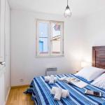 Slide Ground-floor double bedroom in the 4- and 6-person apartments at the Les Rives Marines residence in Le Teich