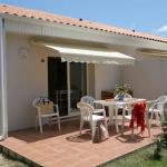 Slide Air-conditioned cottage for 5 people in the Les Sables Vignier residence on Oléron