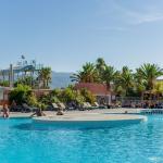 Slide Outdoor 1,000 m² water park with slide, accessible from Résidence Antinéa