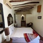 Slide Air-conditioned double bedroom with a large and spacious private shower room at Villa Dar Wellness