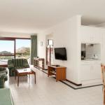 Slide Example of a living room in apartments located on the first floor of the Do Parque residence in Olhos d’Água