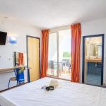 Slide Studio apartment in the Neptune residence with shower room and TV included.