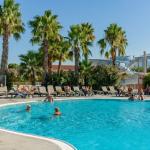 Slide Outdoor 1,000 m² water park with slide, accessible from Résidence Antinéa