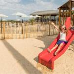 Slide Aire de jeux pour enfants avec toboggan au camping Lacasa à Calcatoggio