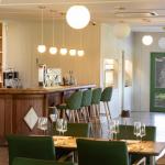 Slide Espace lounge et bar au Balaia Golf Village