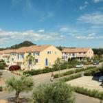 Slide Neighborhood with houses and gardens within Le Clos des Oliviers residence