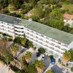 Slide Résidence Le Saint Esteve à La Ciotat vue de haut avec piscine en fond