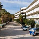 Slide Parking extérieur de la résidence le Saint-Estève à la Ciotat