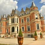 Slide Main building with guest rooms at La Ferté-Imbault
