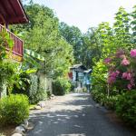 Slide Allée et jardin à la résidence Les Collines Iduki au Pays Basque