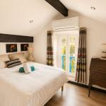 Slide Chambre double climatisée avec belle luminosité dans l'appartement Némo à Marseille