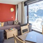 Slide Living room in the 8-person apartments at the Les Terrasses de Veret residence