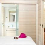 Slide Chambre double dans un Cottage VIP avecsalle d'eau au village Les Muriers