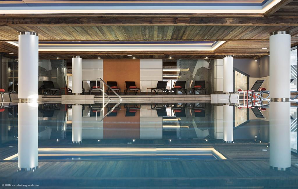 Slide la piscine couverte