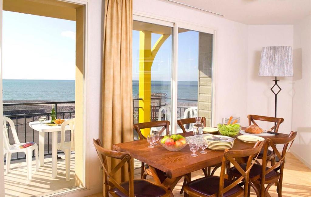 Slide Résidence Les Terrasses de la Plage à Cayeux sur Mer - Balcon avec vue mer