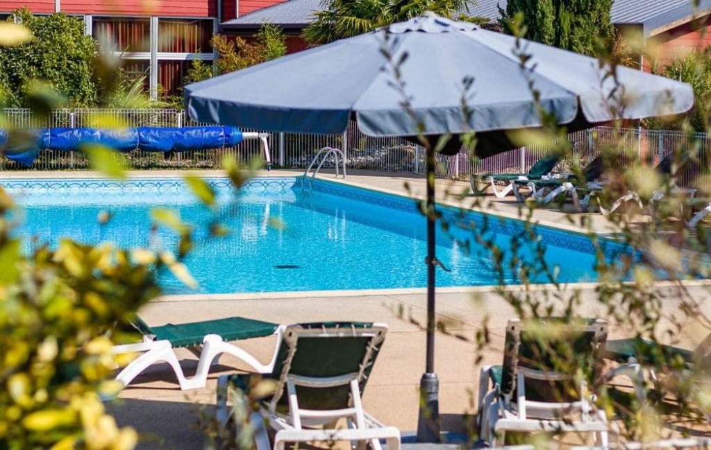 Slide Résidence Le Relais du Plessis à Chaveignes - Résidence avec piscine chauffée