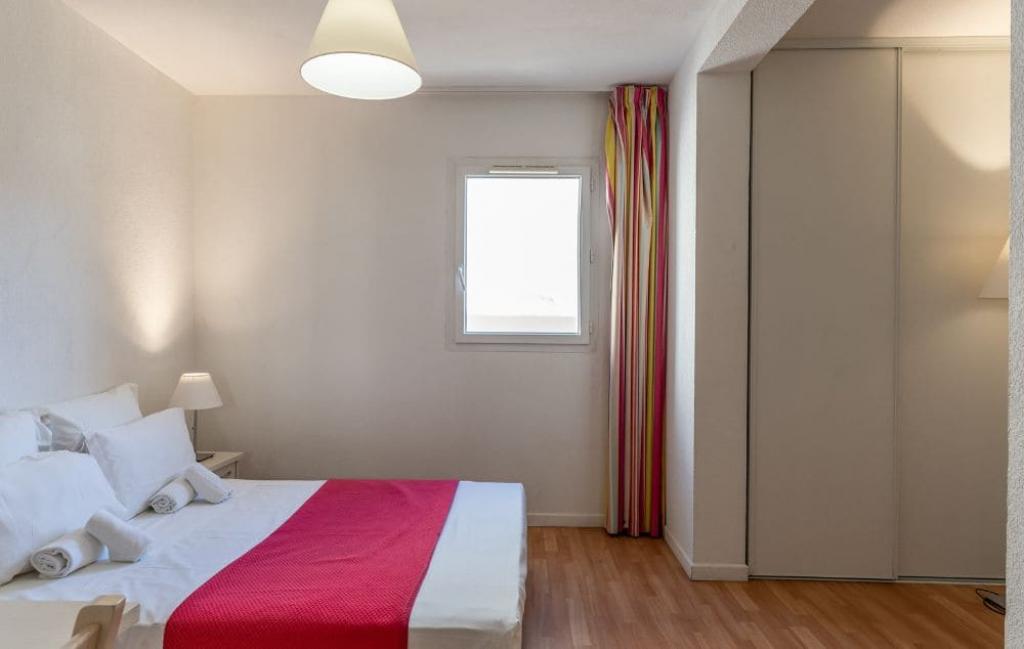 Slide Résidence L'Ile d'Or à La Londe-les-Maures - Studio - Chambre