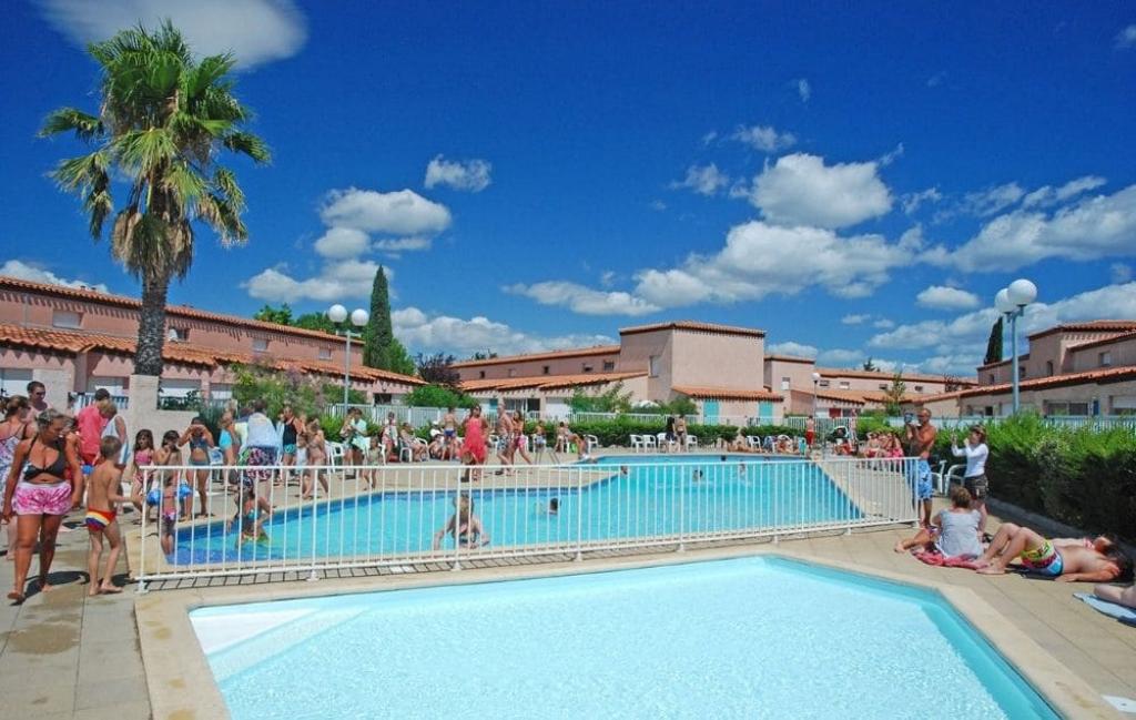 Slide Résidence les Jardin de Neptune à Saint Cyprien - Piscine extérieure