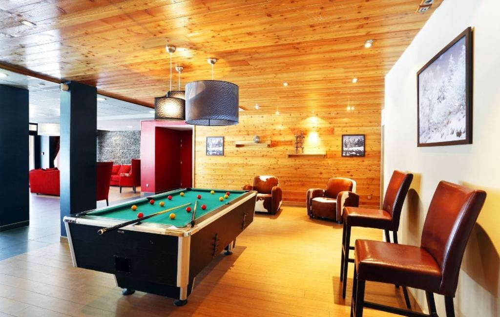 Slide Salle de billard de la résidence l'Aigle Bleu